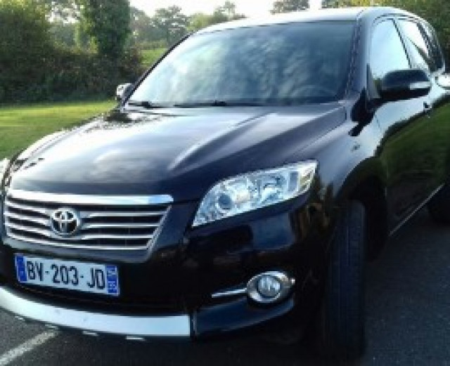 Toyota RAV 4 - III (3) 150 D-4D FAP LOUNGE 4WD