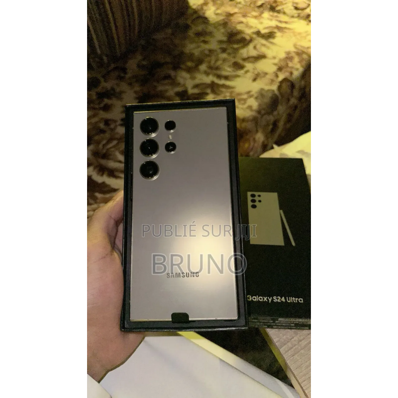 Neuf Samsung Galaxy S24 Ultra 1 TB Noir