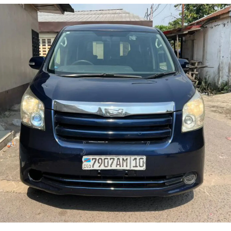 Toyota Noah 2012 Noir