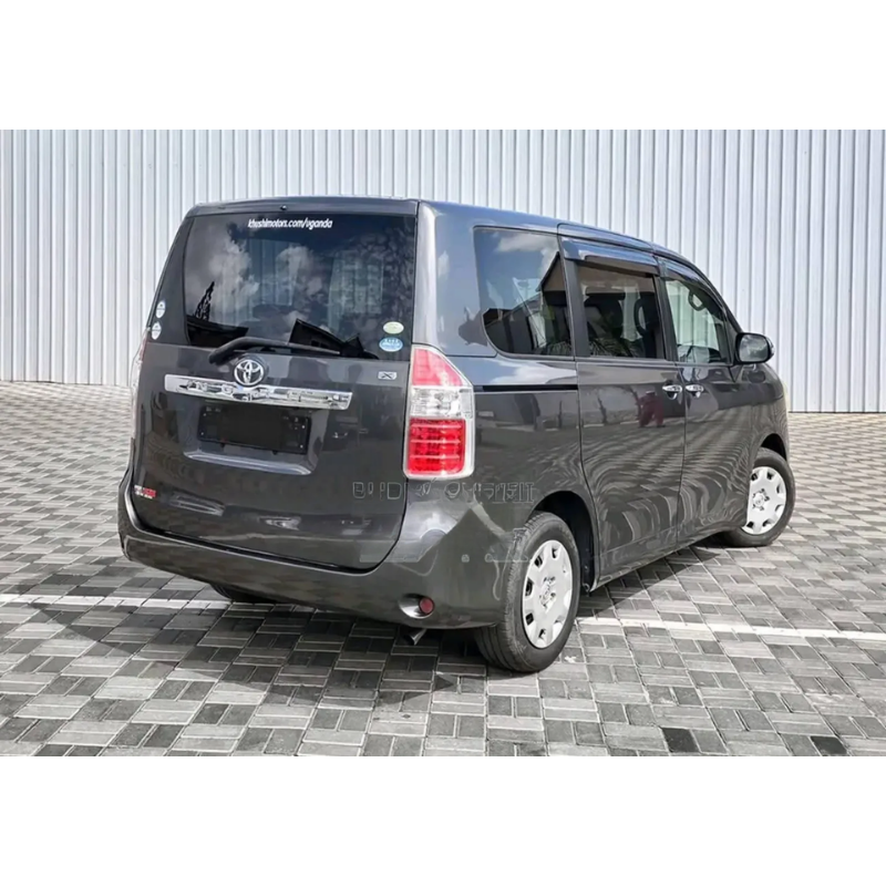 Toyota Noah 2.0 143hp FWD (7 Seater) 2012 Gris
