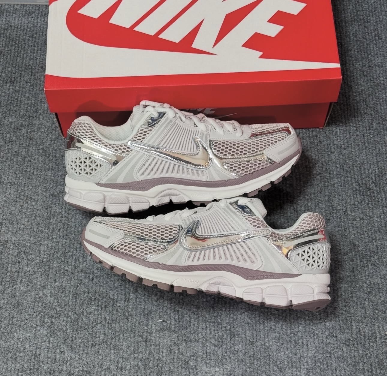 contactez moi sur whatsaap 