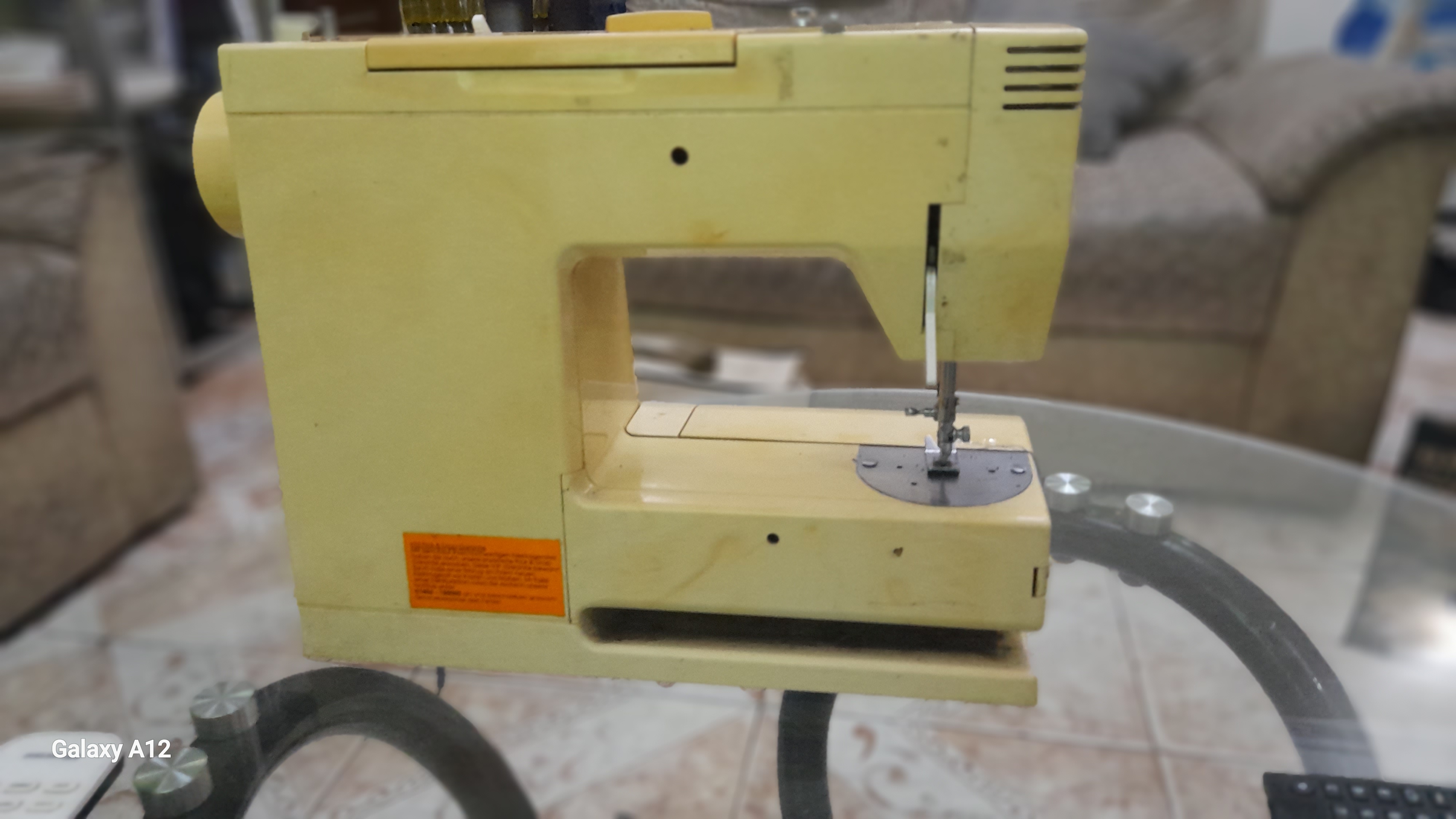 Machine à coudre électrique d'occasion 