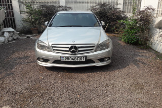 Mercedes Benz c200 kompressor essence 4cylindres full option boîte de vitesse manuel volant droite moteur essence climatisé full option