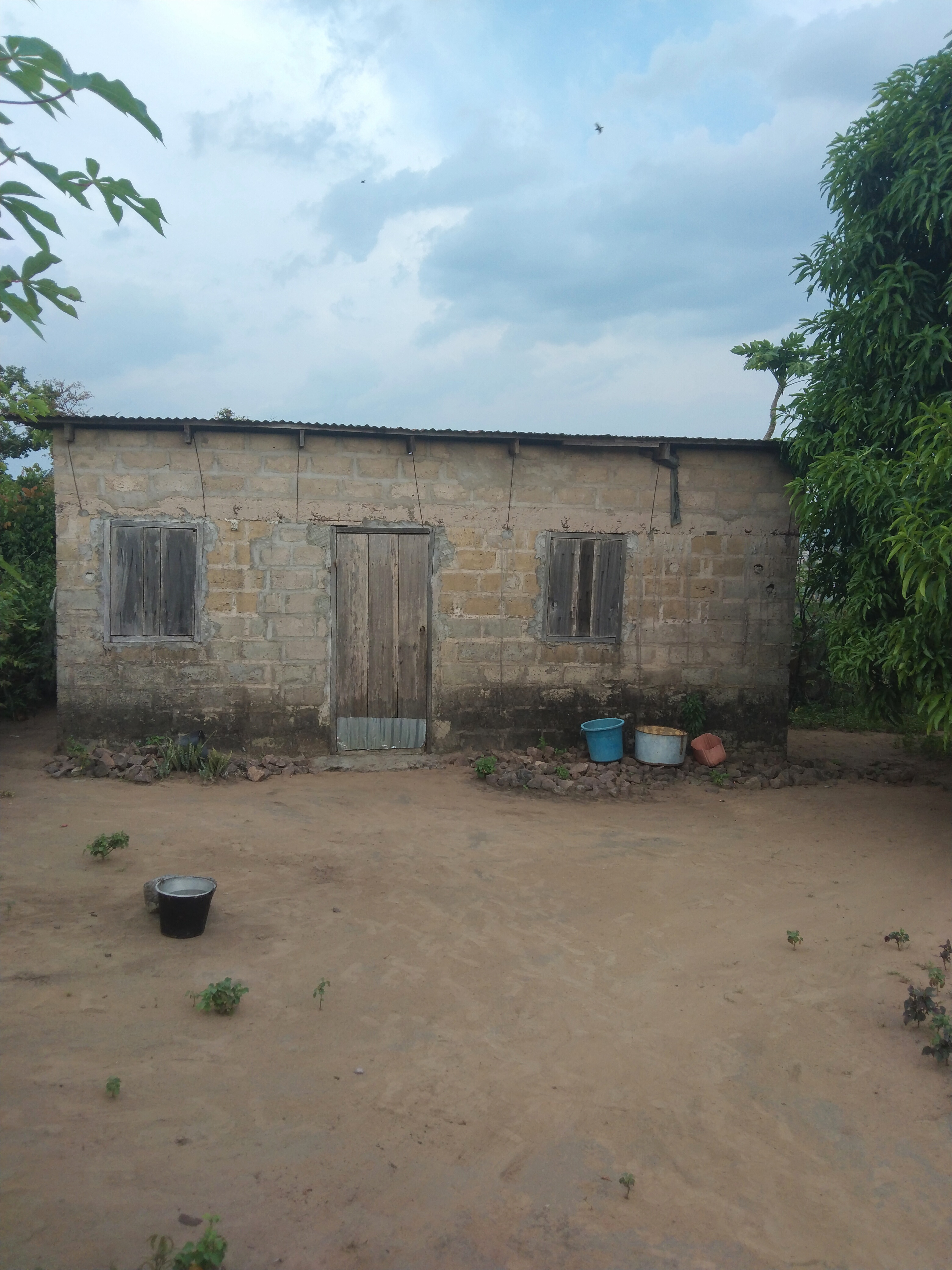 PARCELLE À VENDRE À MAYANGA